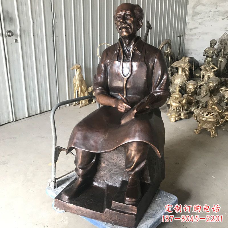 达州白求恩坐姿纯铜雕塑赞颂英雄的象征
