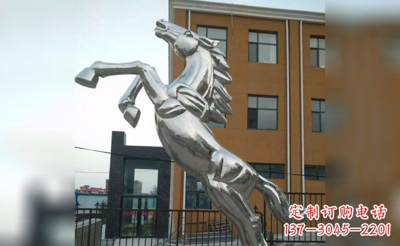 达州驰骋草原,唯美马雕