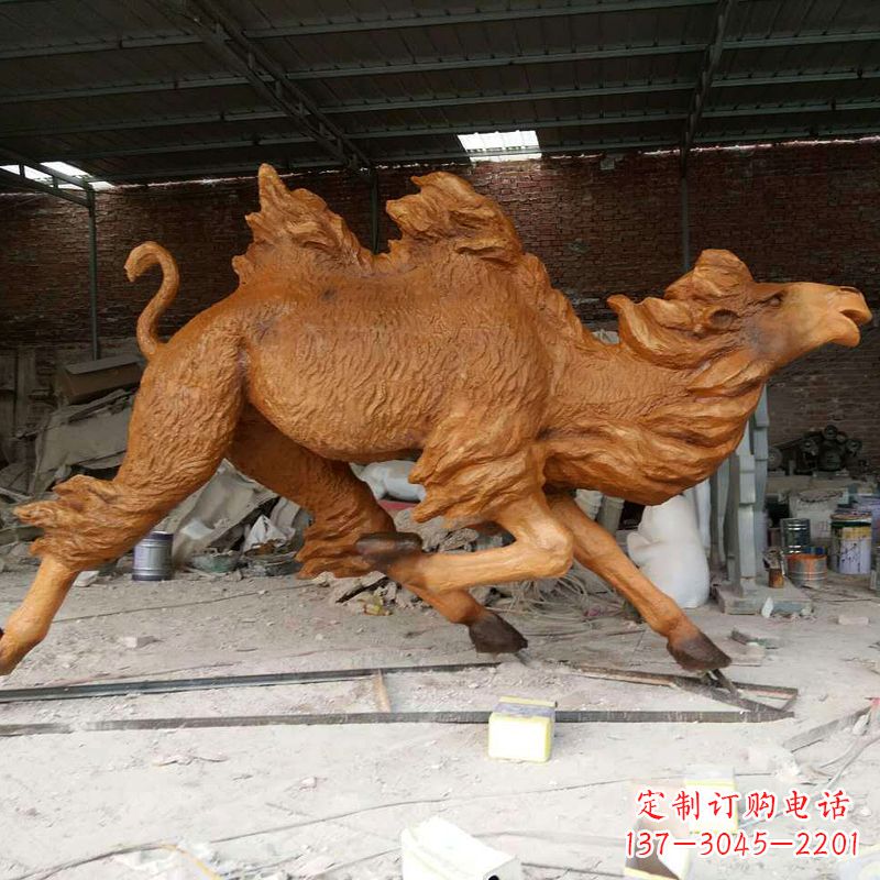 达州活力四射的骆驼