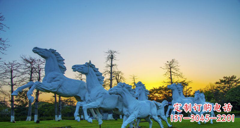 达州新颖活力的马群雕塑奔跑的马