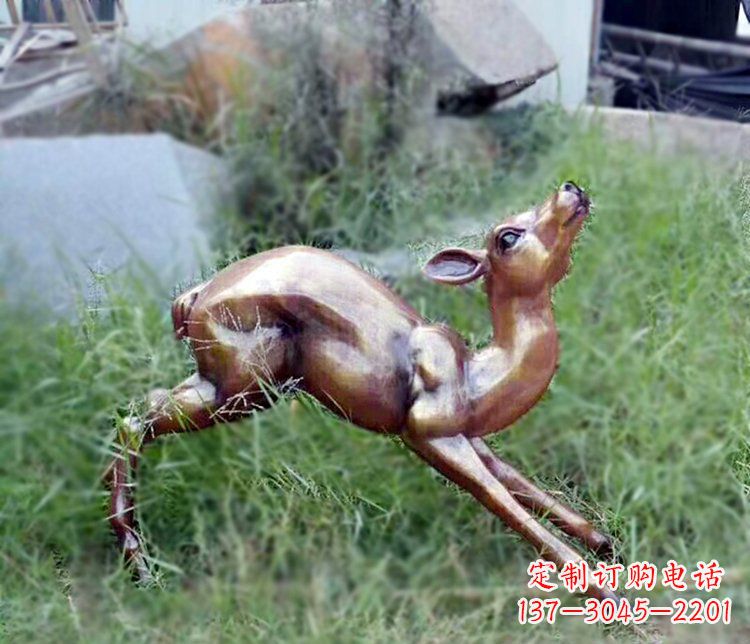 达州奔跑的小鹿公园玻璃钢仿铜动物摆件