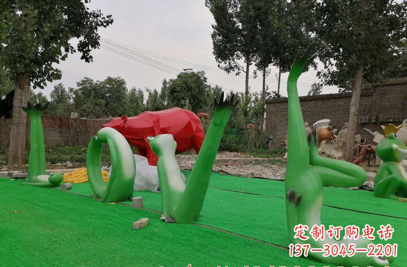 达州新颖可爱的玻璃钢青蛙雕塑