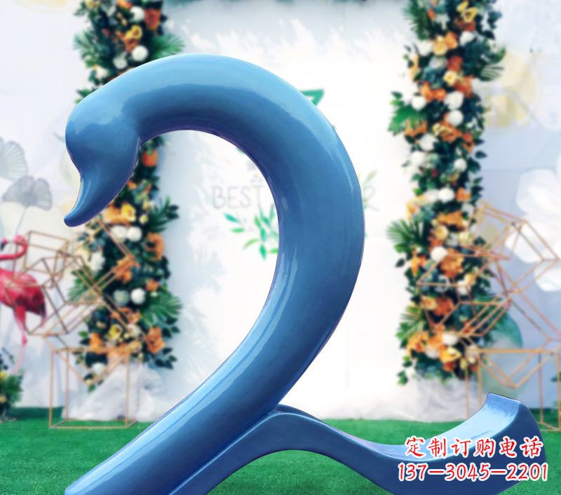 达州玻璃钢爱心天鹅雕塑