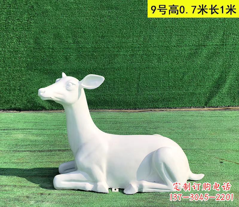 达州玻璃钢白色小鹿动物雕塑