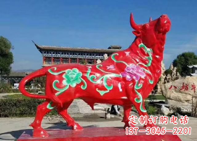 达州玻璃钢彩绘八方红牛雕塑