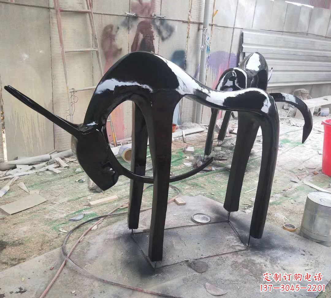 达州玻璃钢抽象小鹿雕塑别墅庭院景观摆件