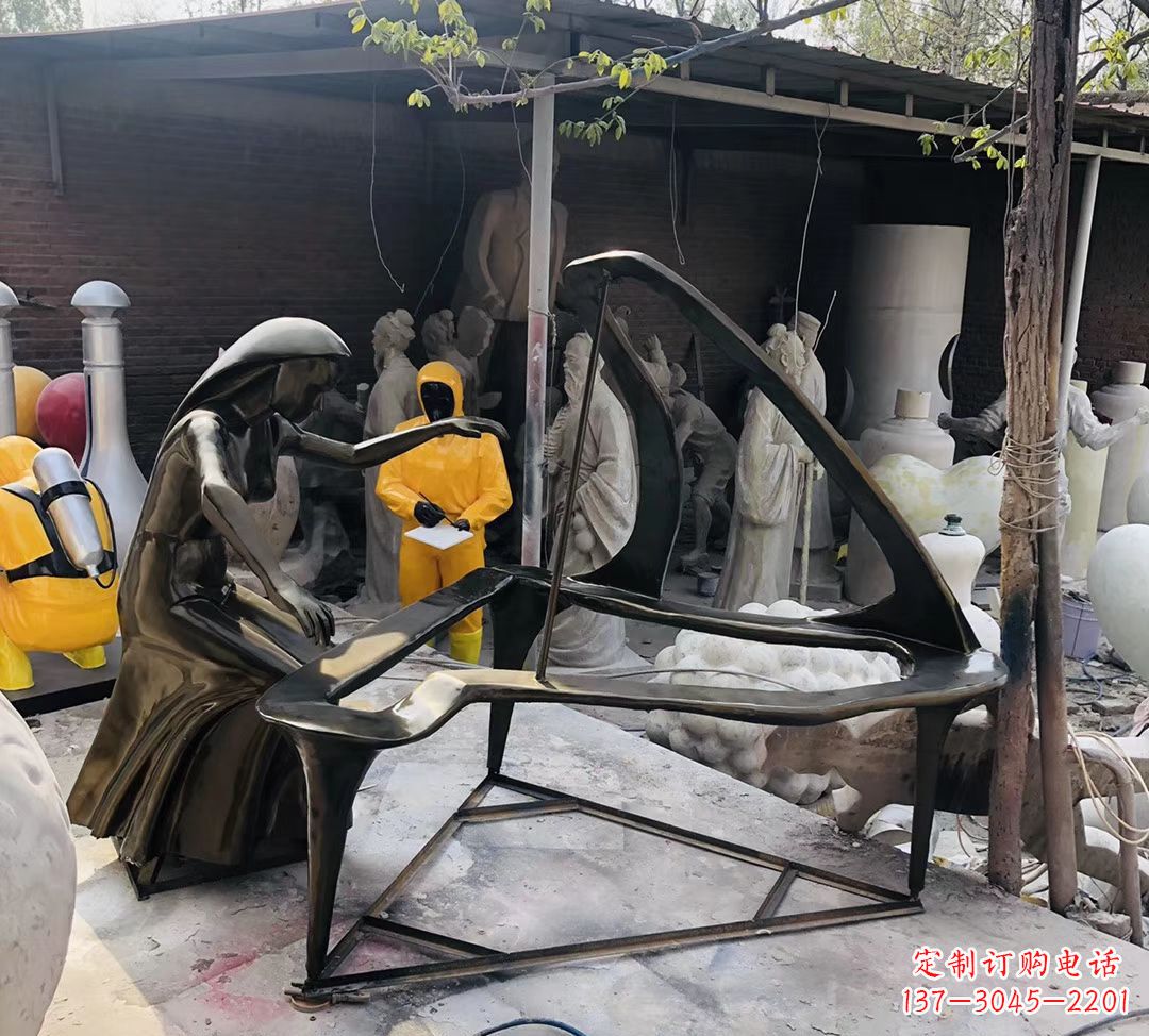 达州玻璃钢仿铜钢琴雕塑