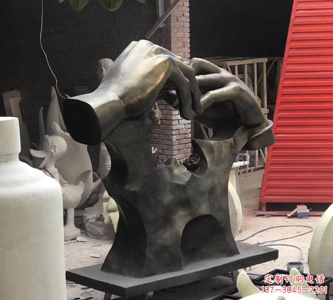 达州玻璃钢仿铜戒指雕塑浪漫情感的象征
