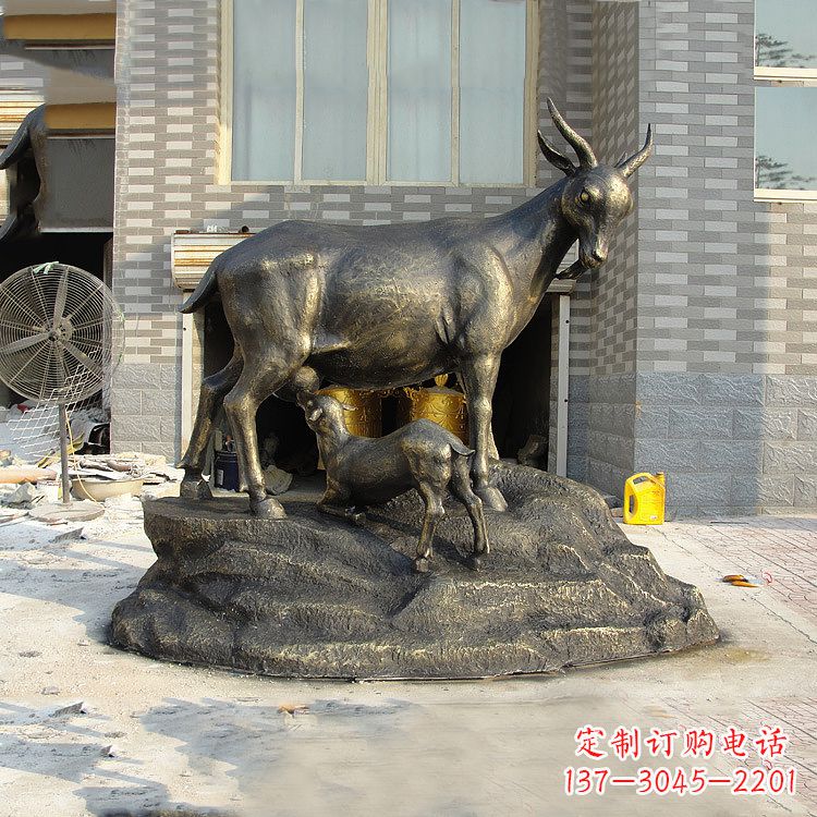 达州玻璃钢仿铜动物雕塑
