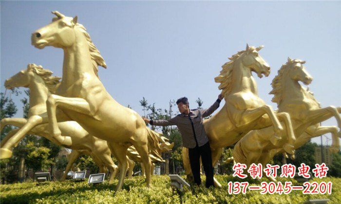 达州高雅而古典的玻璃钢马雕塑