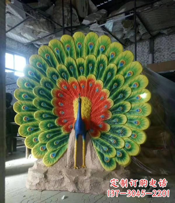 达州玻璃钢制作的孔雀雕塑