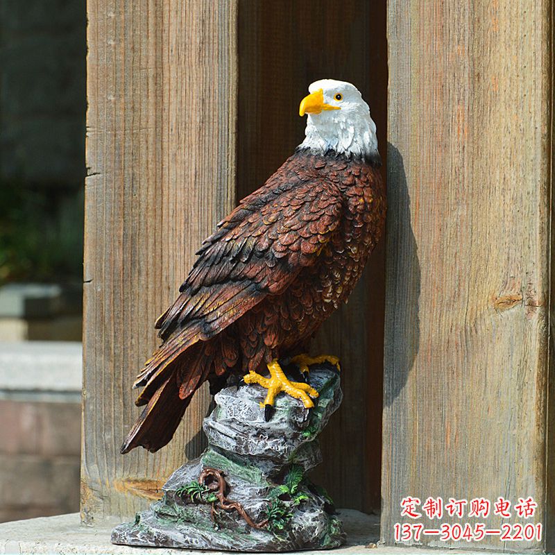 达州玻璃钢仿真动物老鹰雕塑