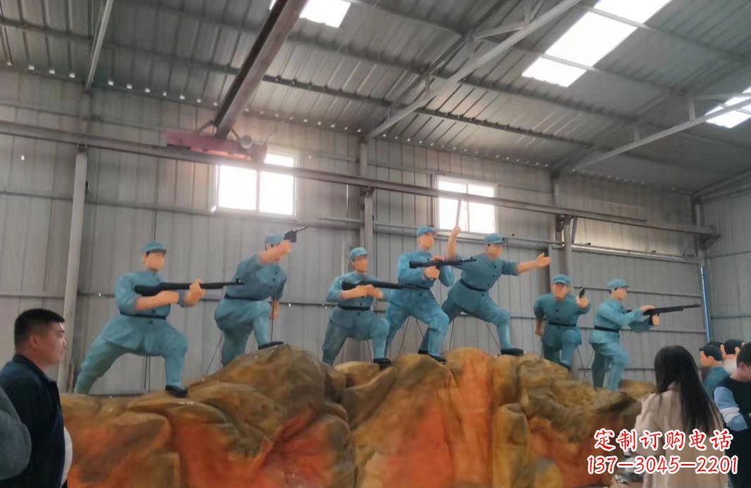 达州英雄雕塑玻璃钢仿真抗战人物景观雕塑