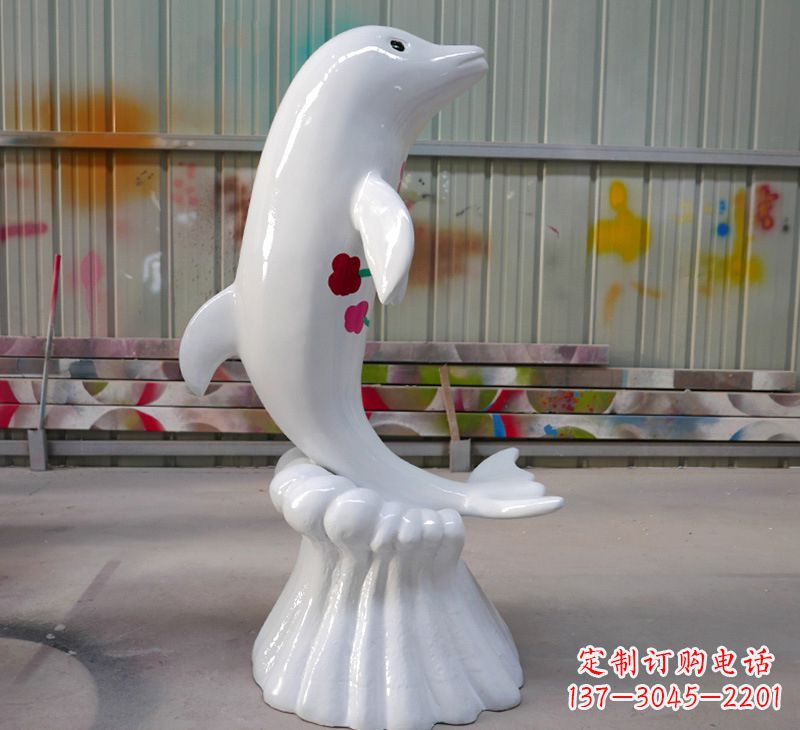 达州海豚的魅力玻璃钢海豚雕塑