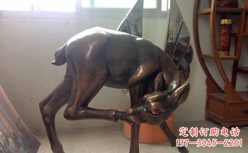 达州玻璃钢小鹿仿铜动物雕塑