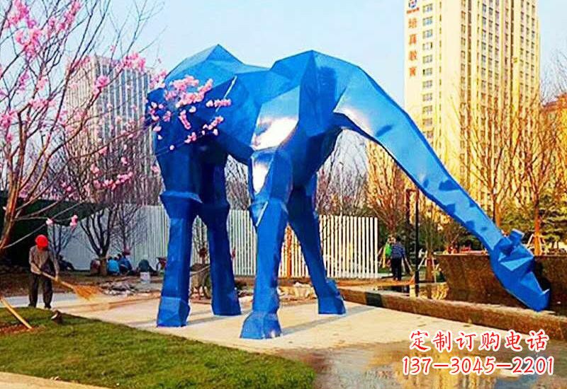 达州不锈钢彩色大型几何长颈鹿雕塑
