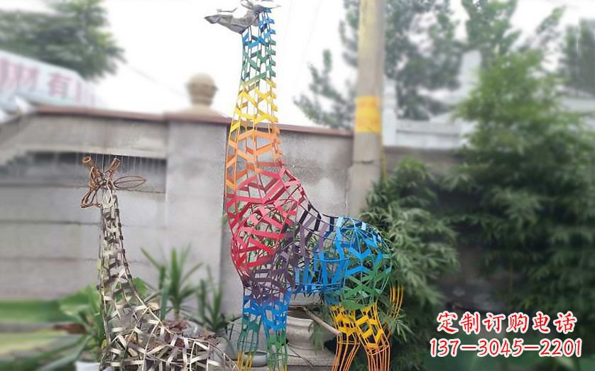 达州不锈钢长颈鹿雕塑把自然美景带入室内