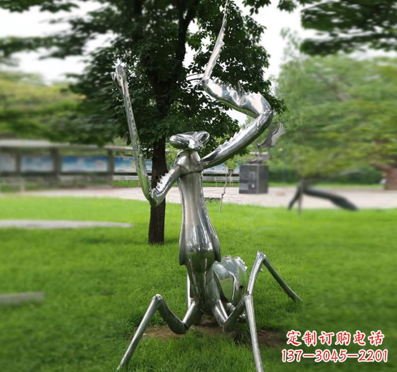 达州不锈钢草坪螳螂雕塑