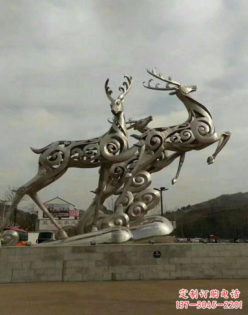 达州不锈钢梅花鹿雕塑——祥云浮雕的精美绝伦