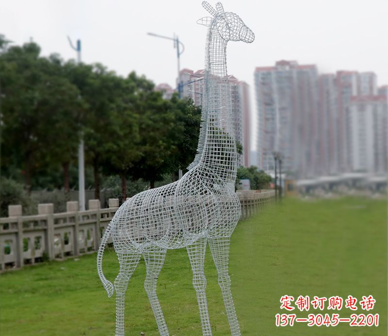 达州不锈钢城市的长颈鹿雕塑