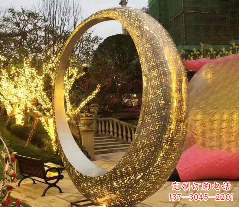达州不锈钢发光月亮雕塑艺术与科技的结合