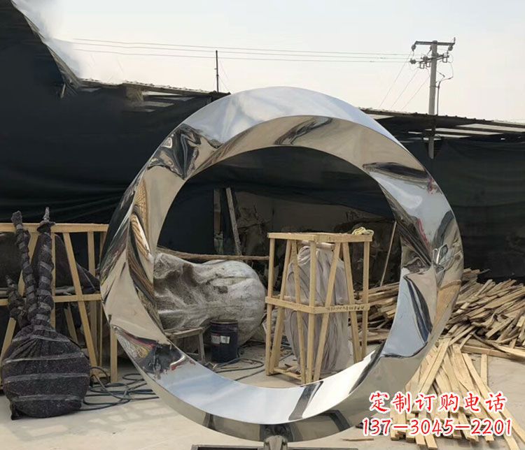 达州不锈钢抽象镜面圆环雕塑1