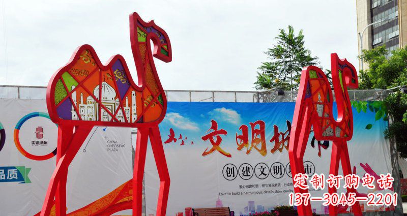 达州不锈钢抽象骆驼动物雕塑