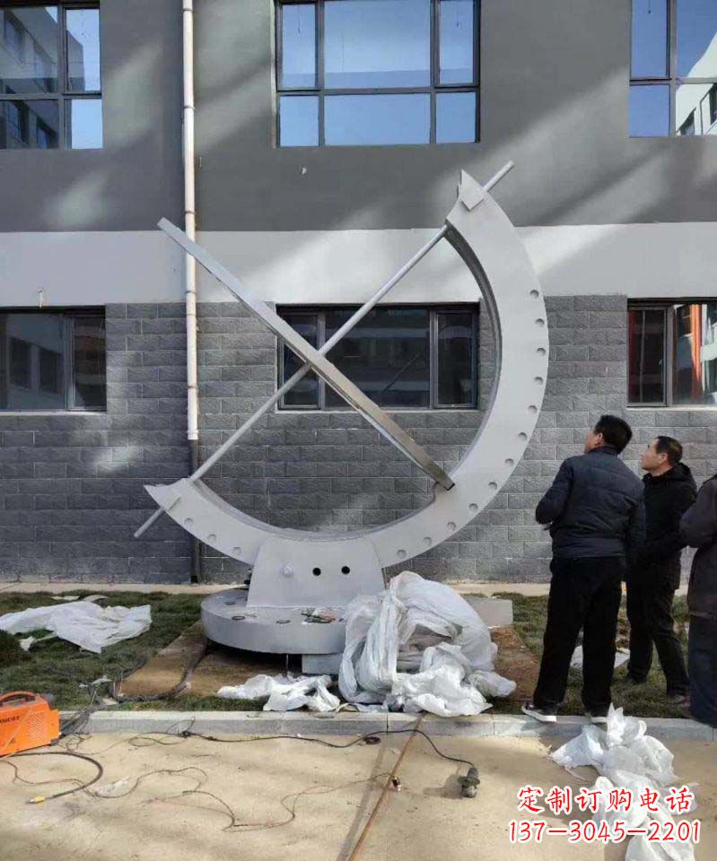 达州不锈钢日晷雕塑精致而优雅