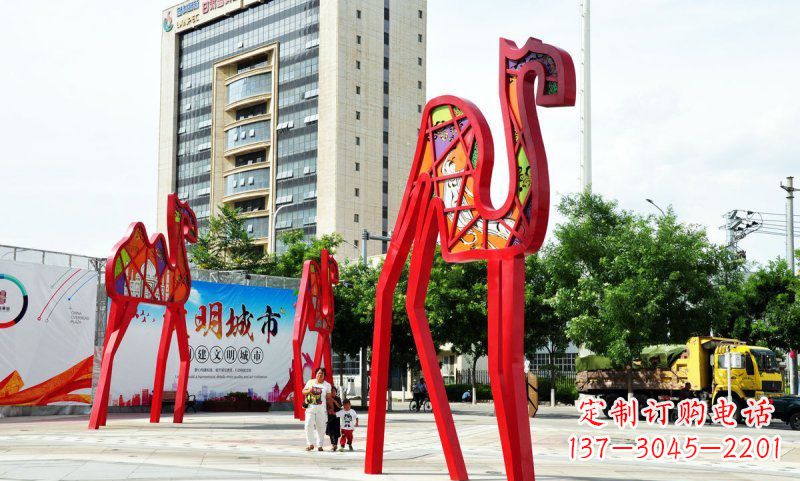 达州不锈钢大型骆驼雕塑
