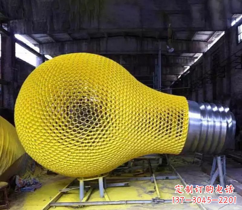 达州不锈钢灯泡雕塑2
