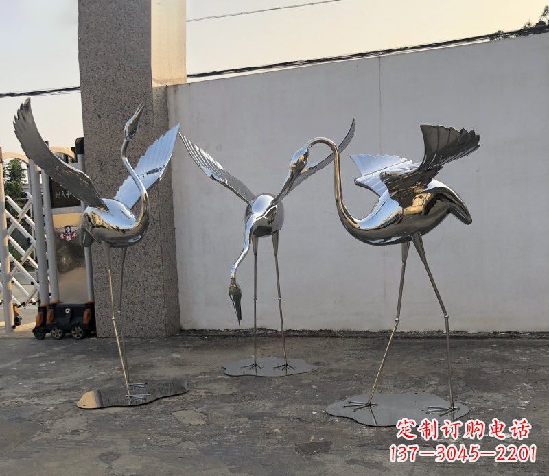 达州不锈钢锻造的丹顶鹤雕塑