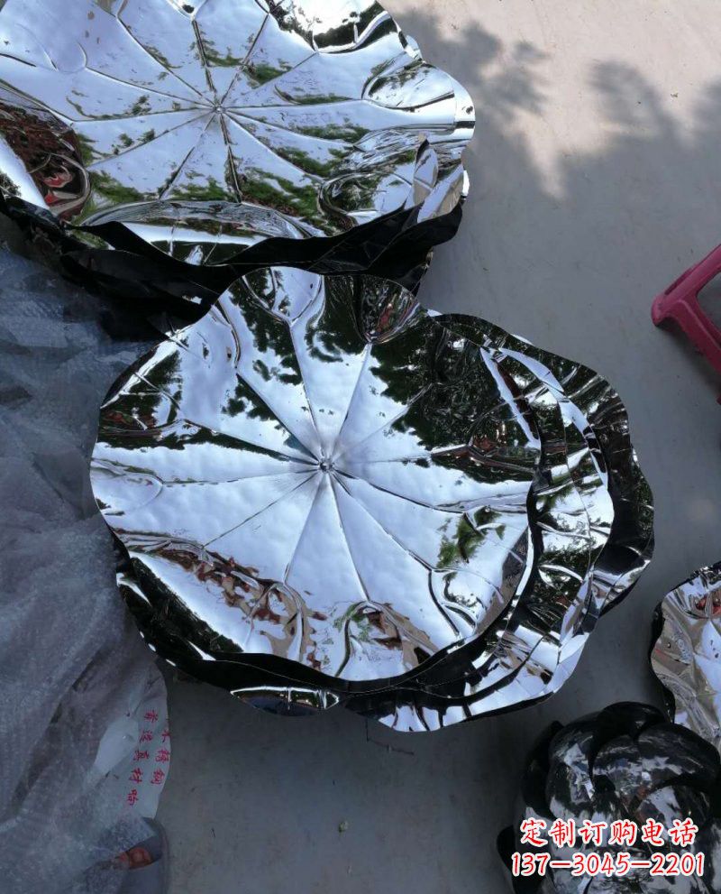 达州不锈钢锻造的莲花雕塑