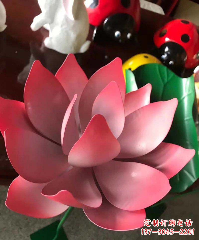 达州不锈钢仿真荷花雕塑