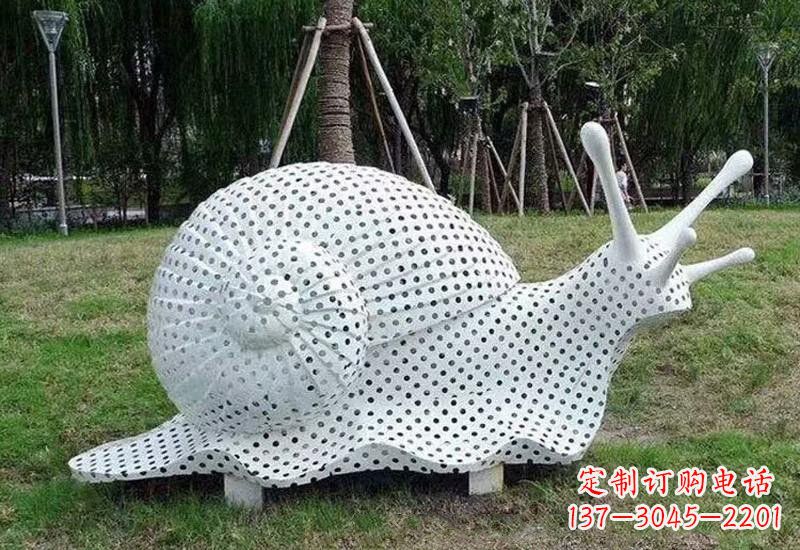 达州不锈钢公园里的蜗牛雕塑