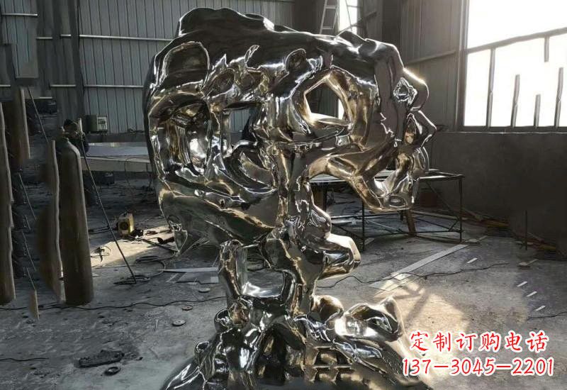 达州不锈钢公园镜面太湖石雕塑