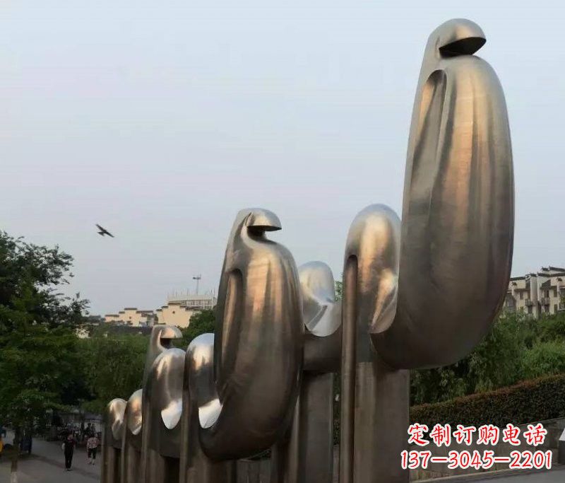 达州不锈钢骆驼雕塑给城市增添新魅力