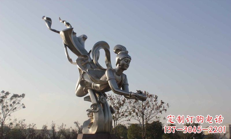达州不锈钢广场蟠桃仙女雕塑