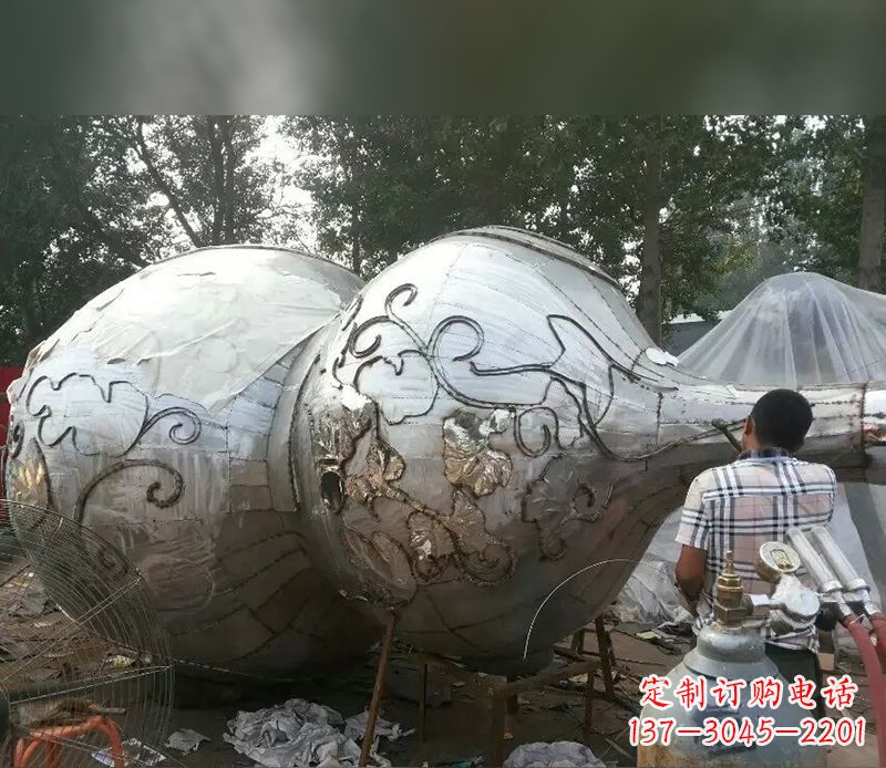 达州不锈钢葫芦雕塑精美绝伦