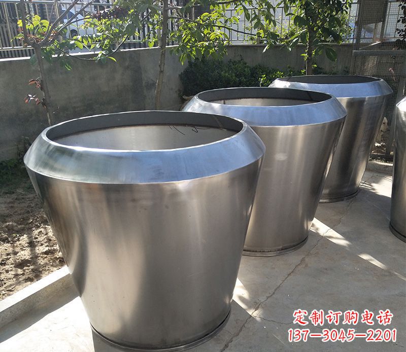 达州不锈钢花盆雕塑 