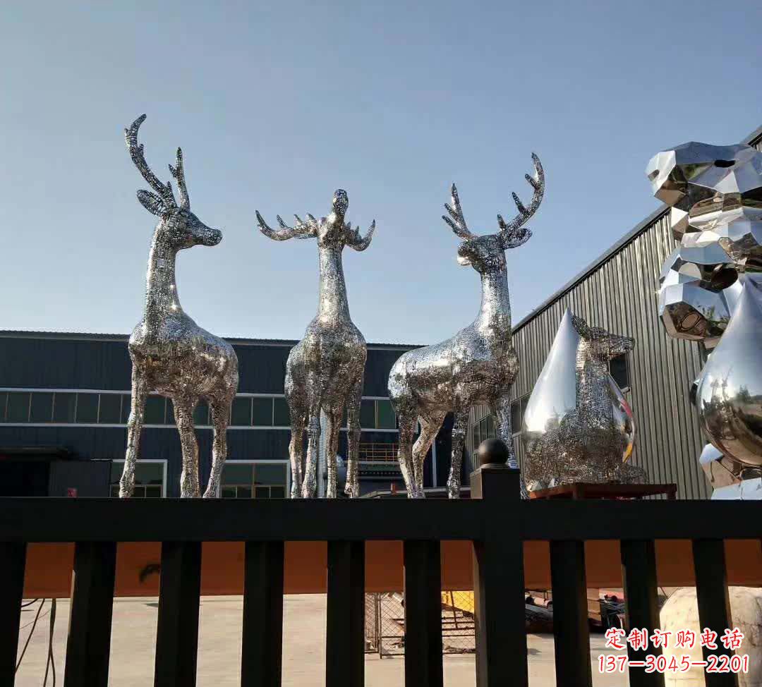 达州不锈钢梅花鹿雕塑给空间增添优雅气息