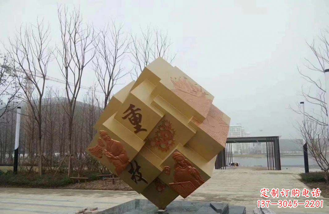 达州不锈钢魔方雕塑给景观增添丰富多彩