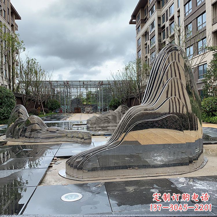 达州不锈钢镜面假山雕塑给城市带来灵动之美