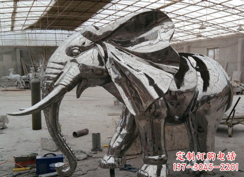 达州不锈钢镜面大象雕塑——独特的艺术精品