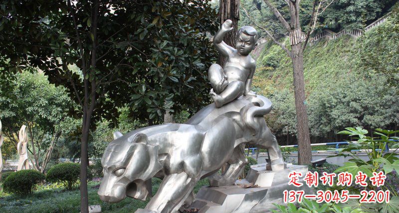 达州不锈钢老虎与小孩景观雕塑