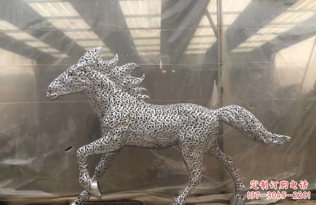 达州不锈钢马雕塑精致而又令人惊叹