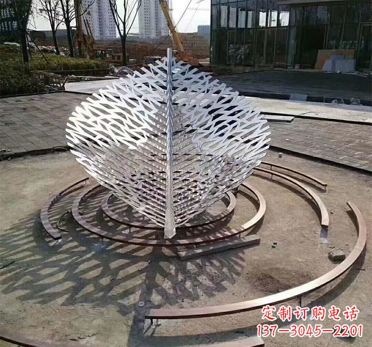 达州不锈钢镂空景观树叶雕塑