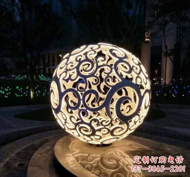 达州不锈钢镂空球喷泉雕塑艺术性的水景装饰