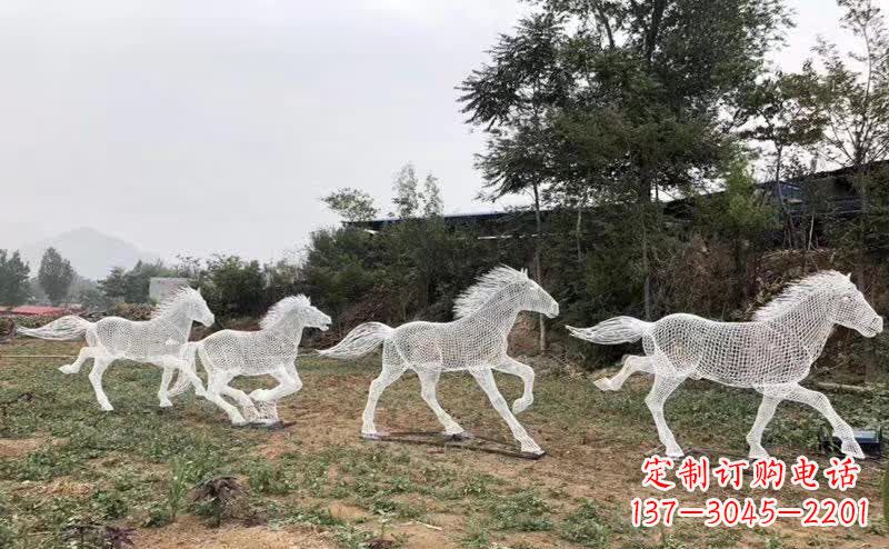 达州不锈钢马雕塑勇往直前