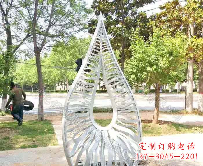 达州不锈钢镂空造型水滴雕塑
