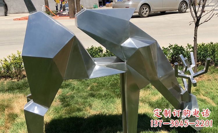 达州不锈钢梅花鹿雕塑给公园带来美丽风景